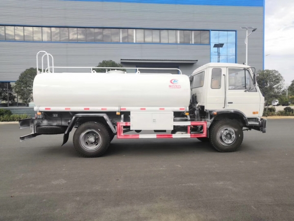 Conduite à droite en acier inoxydable camion citerne d‘eau potable pour l‘exportation