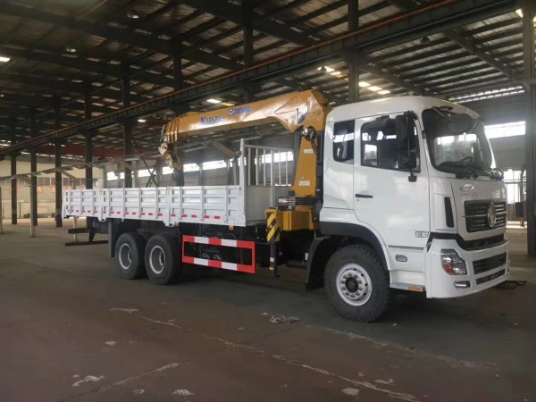 Dongfeng 6x4 LHD/RHD truck mounted with 12t crane