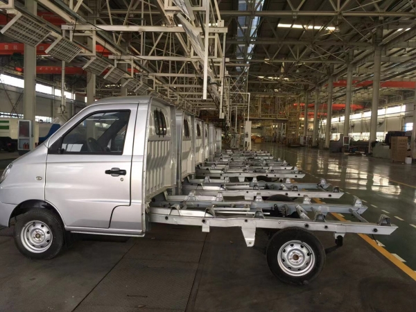 Lancement du nouveau châssis de camion léger électrique Chengli