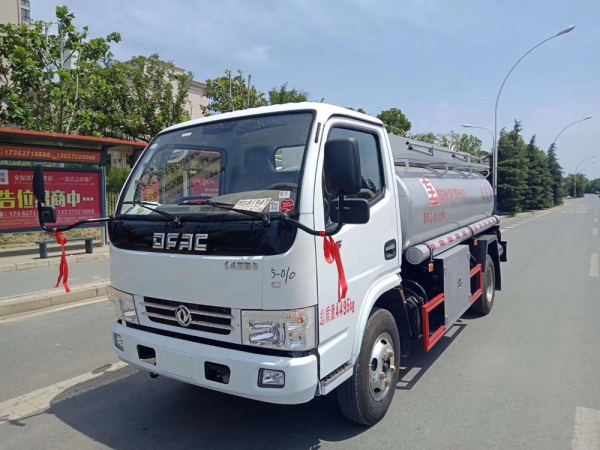 3000L small refuel tank truck from China Chengli factory