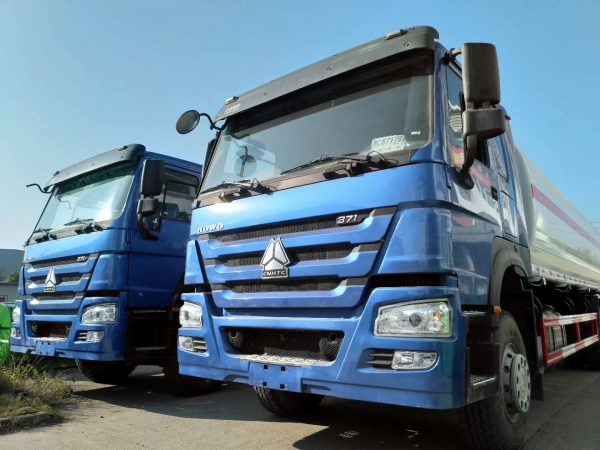 Camion-citerne d‘arrosage d‘eau HOWO 6x4 25000L en provenance de Chine