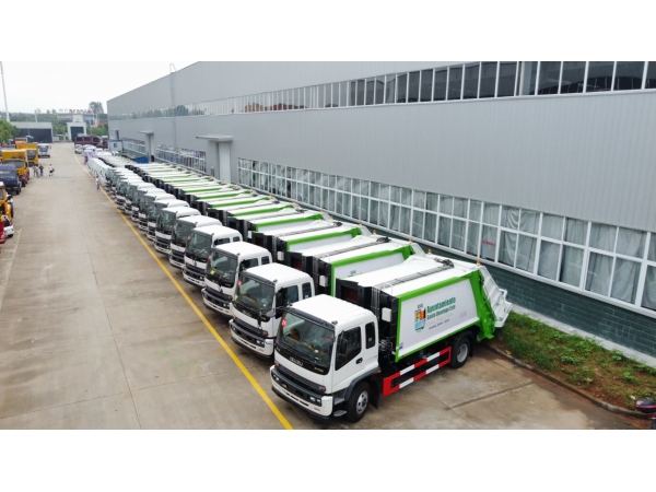 26 unités de camions à ordures compressés pour l‘exportation