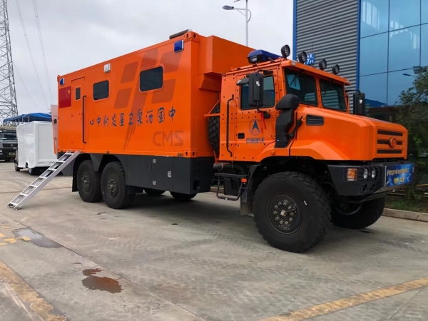 Des véhicules médicaux ont été personnalisés pour le centre de lancement de satellites en Chine