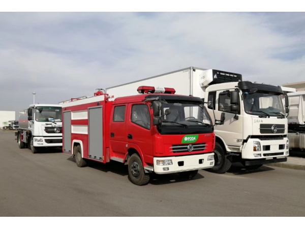 10T camions frigorifiques et camion-citerne 10000L exportés en Ouzbékistan