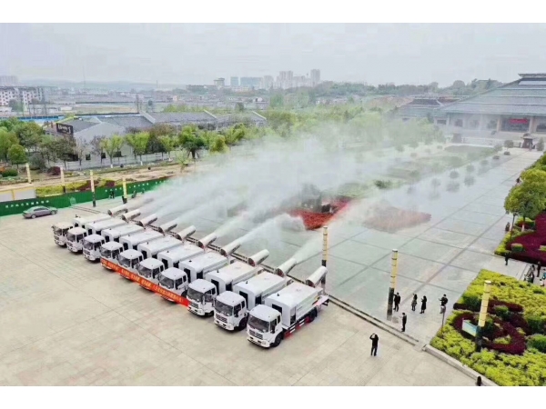 45 unités de véhicules de dépoussiérage anti-épidémie ont été transportées par avion aux EAU