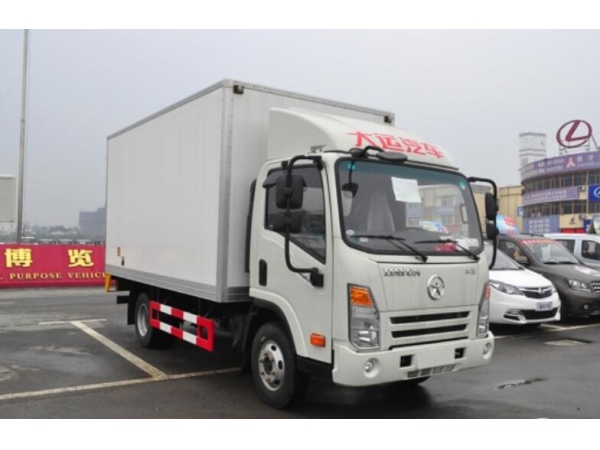 20 unités de camions frigorifiques ISUZU 5t exportées pour l‘Ouzbékistan