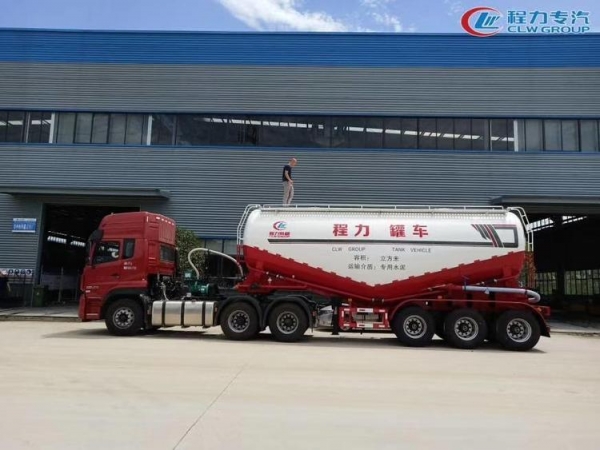Remorque de réservoir de transport de poudre de 45m3 de l‘usine de la Chine