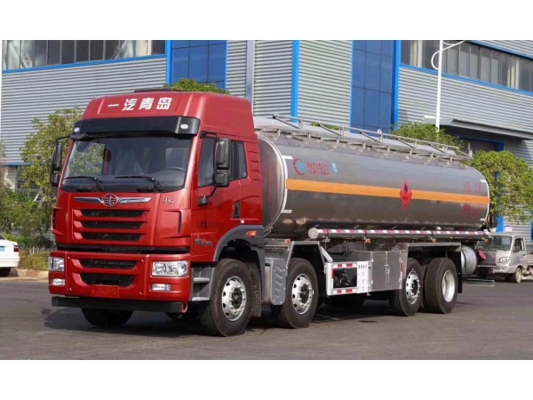 What should be paid attention to oil tanker truck in the summer ?