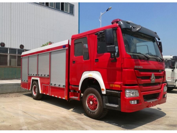 SINOTRUK  HOWO 8 tons water tank fire fighting truck detailed configuration