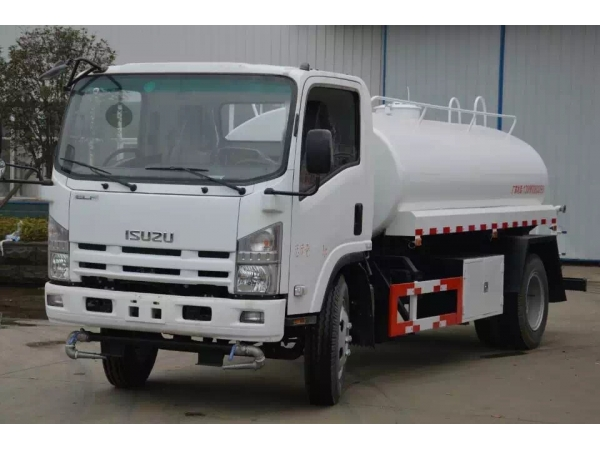 ISUZU 6 wheels 4000L to 5000L water tank vehicle