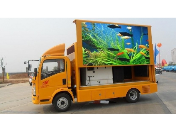 Chariots mobiles à DEL ISUZU 100P avec écrans P4 colorés