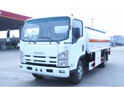 ISUZU 8m3 oil tanker 6 wheels fuel bowser truck