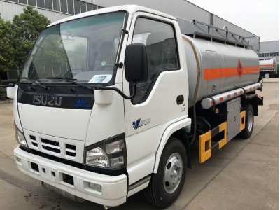 ISUZU 5000L fuel tanker truck with refuel function