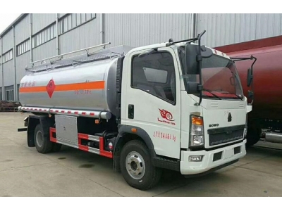 HOWO 5m3 fuel bowser tanker vehicle