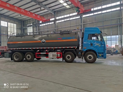 Camion-citerne de transporteur alcalin liquide 18m3