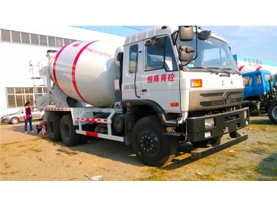 Camion malaxeur DONGFENG 6X4 9m3