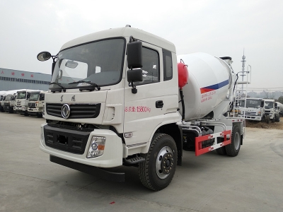 Camion-citerne de mélangeur de ciment de Dongfeng 6m3 à vendre