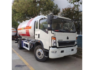 HOWO 4x2 4t propane gas road tank truck