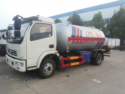 Camion de transport de réservoir de propane Dongfeng 8000L