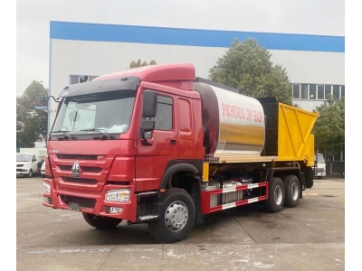 HOWO 20m3 Synchronous Pavement Surface Dressing truck