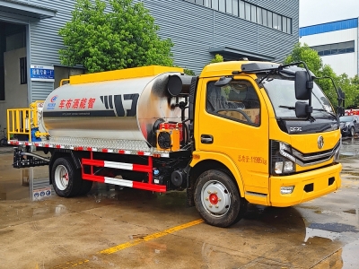 CLW brand 5 tons Bitumen spray vehicle