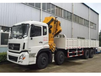 Dongfeng 8x4 heavy duty crane truck
