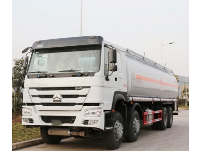 SINOTRUK HOWO 35000 litres oil transfer tanker truck