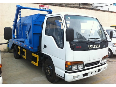 Chine ISUZU 5T camion à ordures à bras oscillant