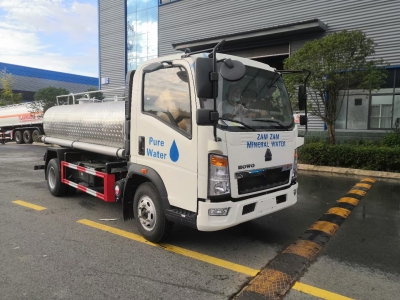HOWO 6000L drink water transport truck