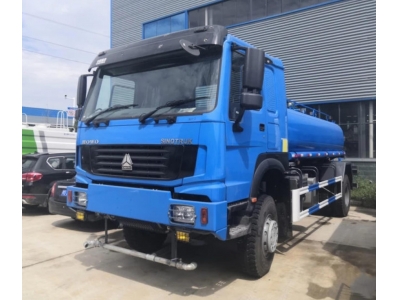 HOWO 4x4 all wheel drive water transport and jetting truck
